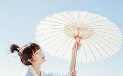 熟悉的捻着她的小核